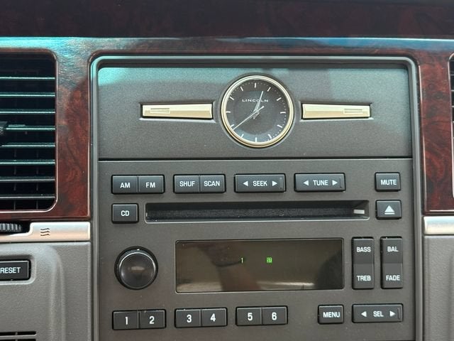 2006 Lincoln Town Car Signature
