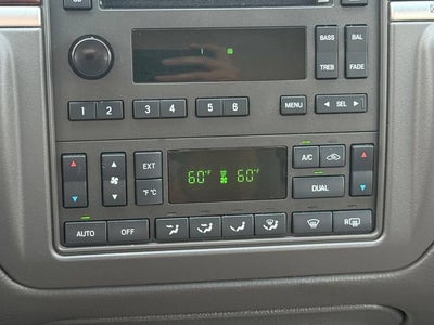 2006 Lincoln Town Car Signature