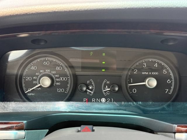 2006 Lincoln Town Car Signature