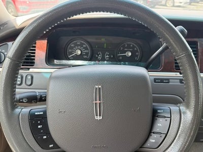 2006 Lincoln Town Car Signature
