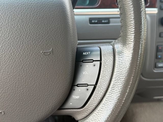 2006 Lincoln Town Car Signature