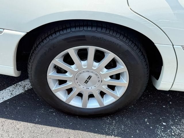 2006 Lincoln Town Car Signature