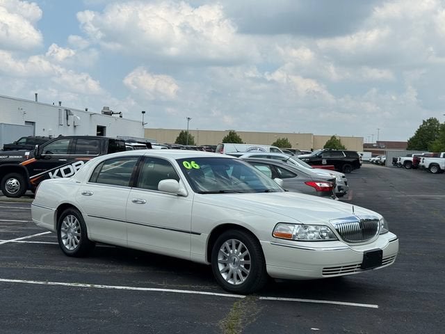 2006 Lincoln Town Car Signature