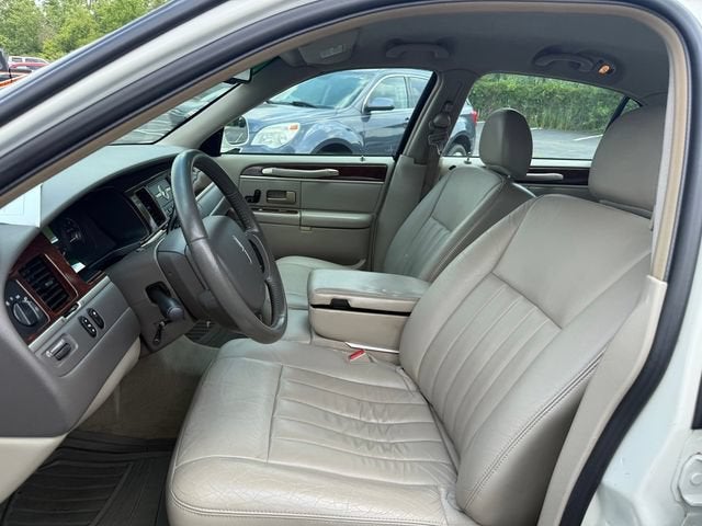 2006 Lincoln Town Car Signature